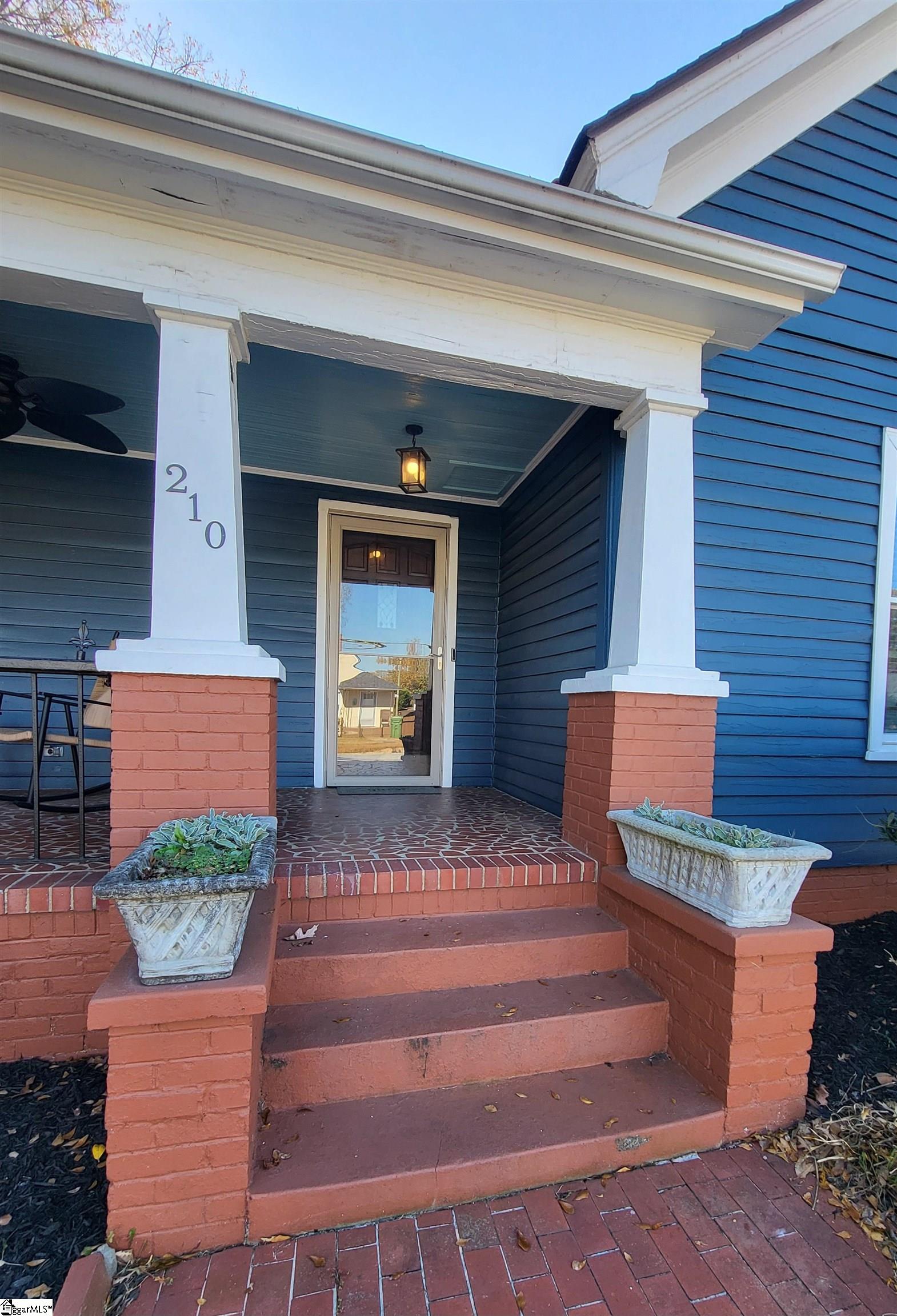 210 East Fairview Avenue Greer, SC 29651 - Photo 2 of 30