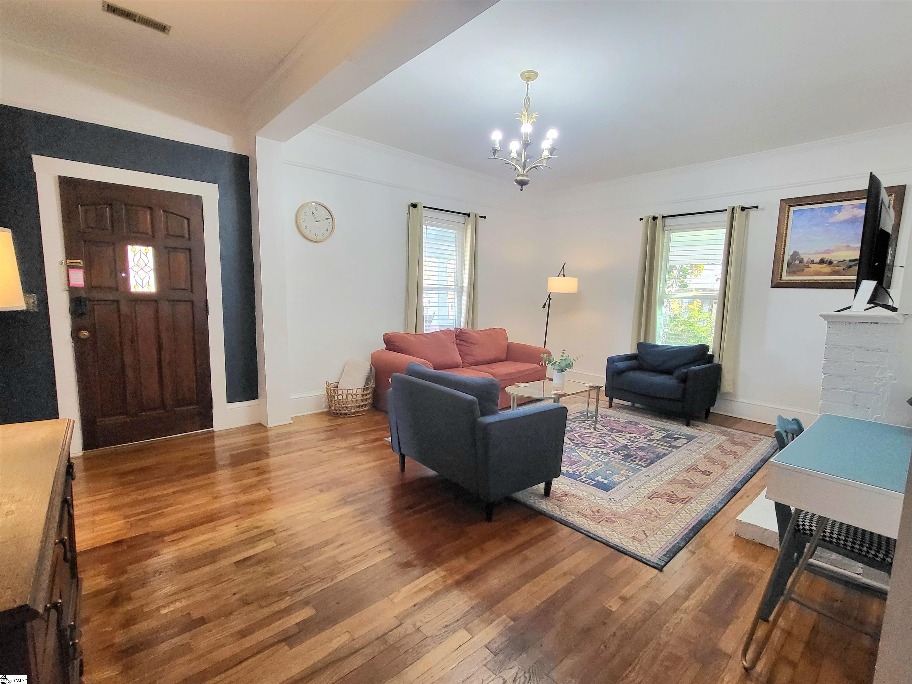 210 East Fairview Avenue Greer, SC 29651 - Photo 4 of 30