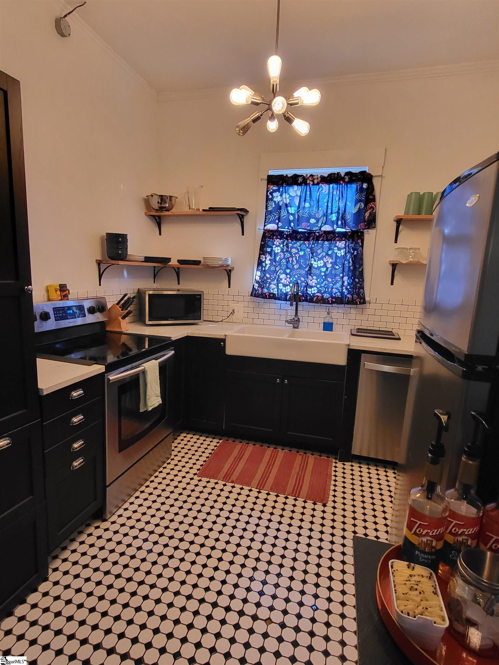 210 East Fairview Avenue Greer, SC 29651 - Photo 10 of 30