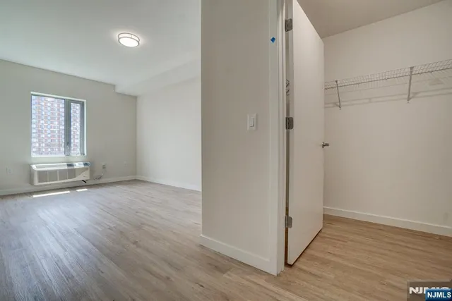 $4,000 | 69 Main Street, Unit 1502, Fort Lee, NJ 07024