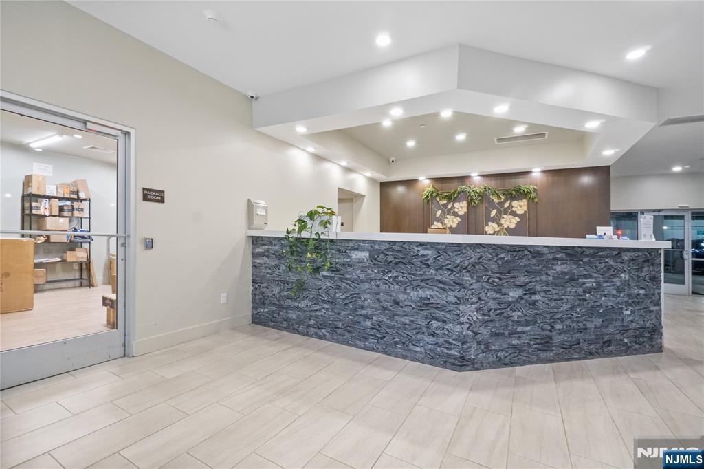 69 Main Street, Unit 1502 Fort Lee, NJ 07024 - Photo 21 of 27