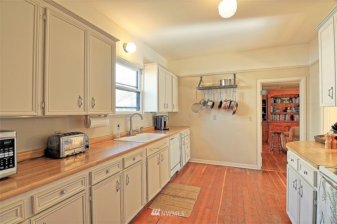 1721 Rucker Avenue Everett, WA 98201 - Photo 14 of 25