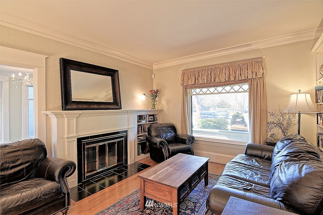 1721 Rucker Avenue Everett, WA 98201 - Photo 4 of 25