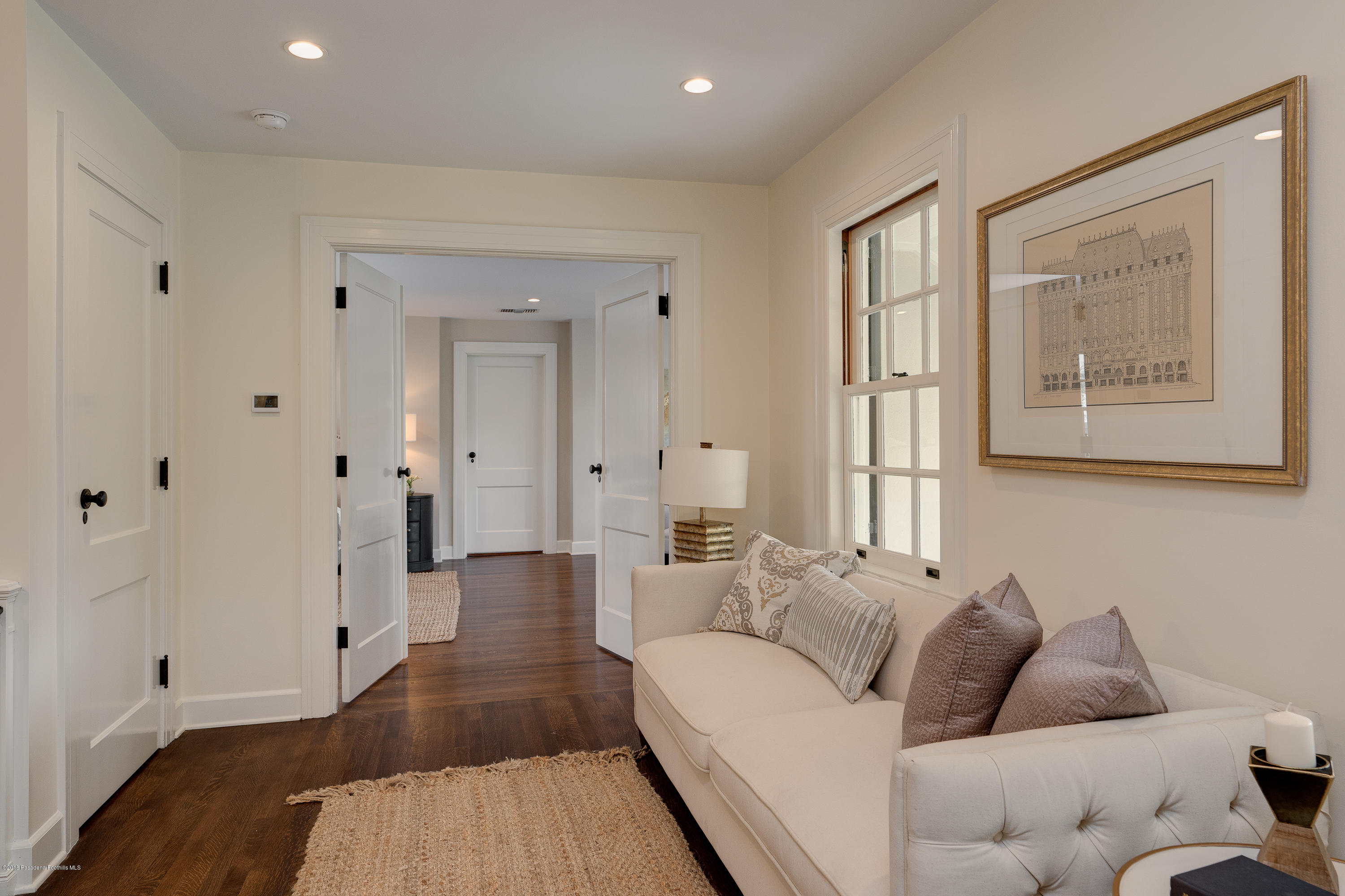 1234 Hillcrest Avenue Pasadena, CA 91106 - Photo 28 of 82 a living room with furniture and a couch