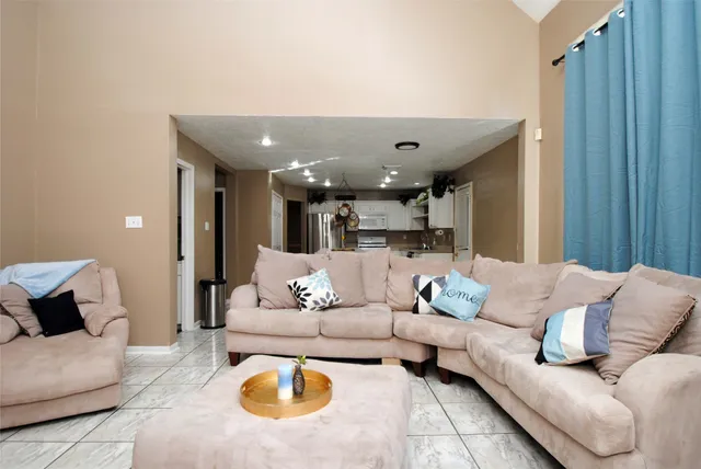 $335,000 | 6022 South Trafalgar Court, Katy, TX 77449