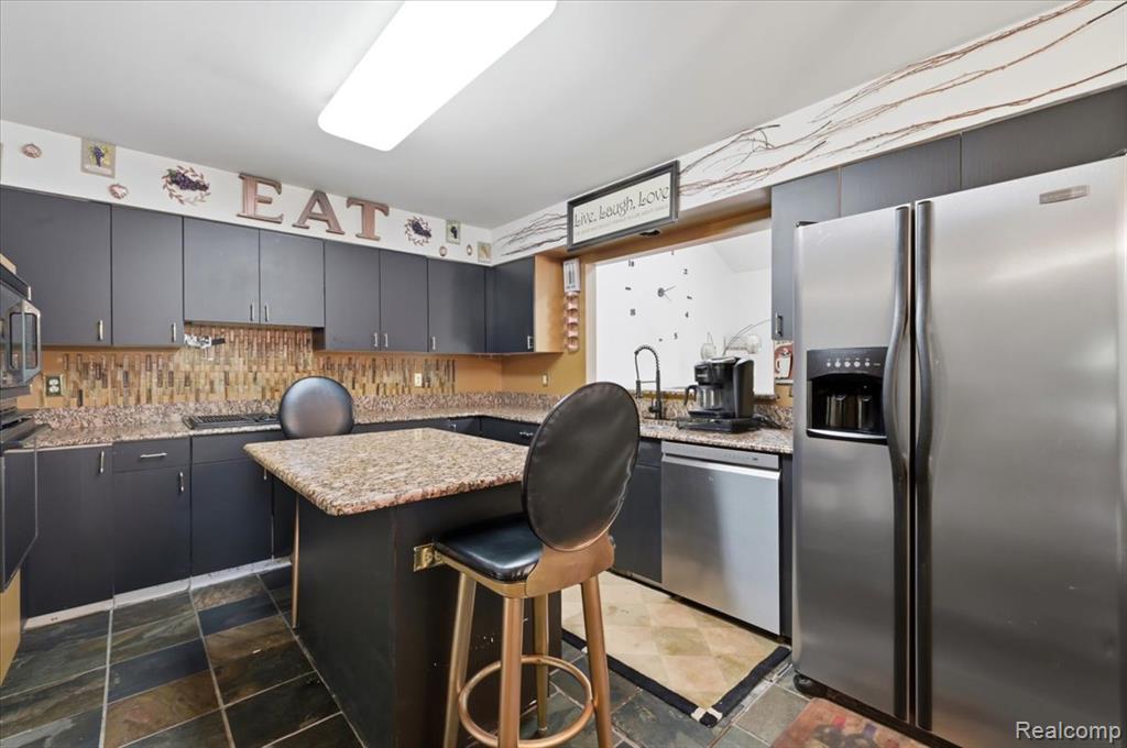 23605 Beech Road Southfield, MI 48033 - Photo 9 of 43
