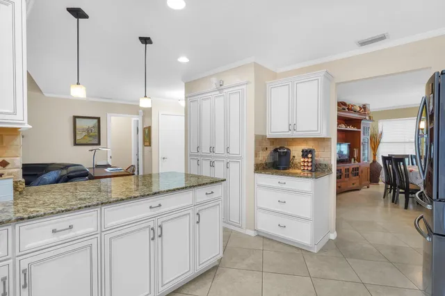 $942,000 | 4 Calusa Court, Palm Coast, FL 32137