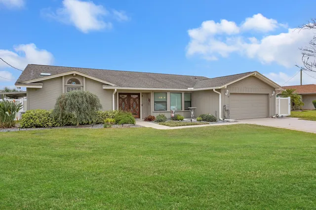 $942,000 | 4 Calusa Court, Palm Coast, FL 32137