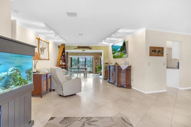 $942,000 | 4 Calusa Court, Palm Coast, FL 32137