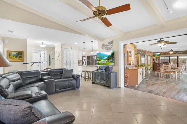 $942,000 | 4 Calusa Court, Palm Coast, FL 32137