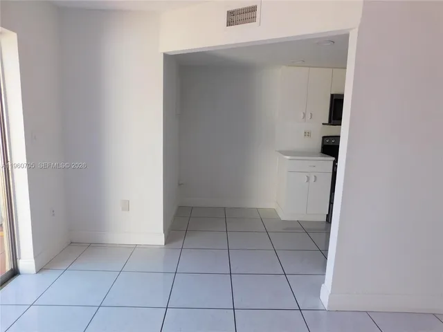 $2,700 | 14211 Southwest Kendale Lakes Circle, Unit 14211, Miami, FL 33183