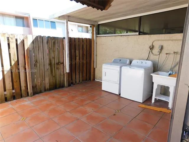 $2,700 | 14211 Southwest Kendale Lakes Circle, Unit 14211, Miami, FL 33183