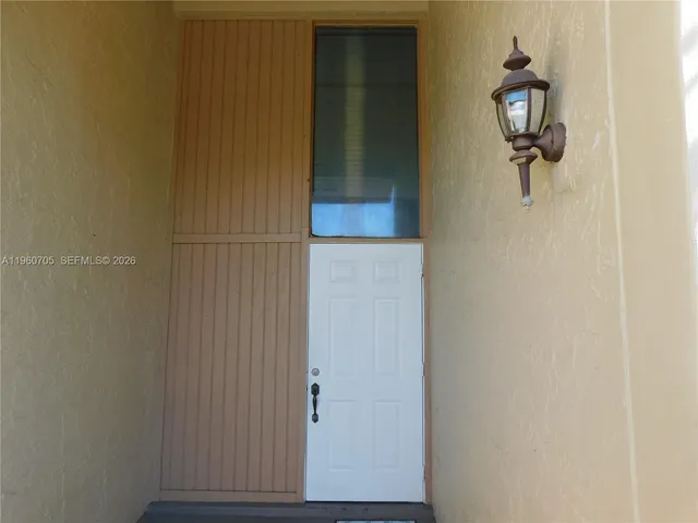 $2,700 | 14211 Southwest Kendale Lakes Circle, Unit 14211, Miami, FL 33183