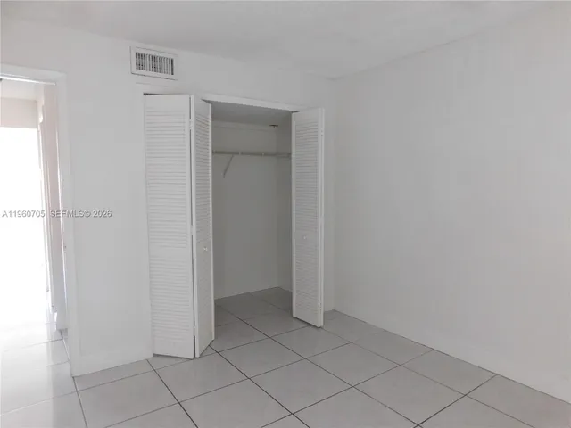 $2,700 | 14211 Southwest Kendale Lakes Circle, Unit 14211, Miami, FL 33183