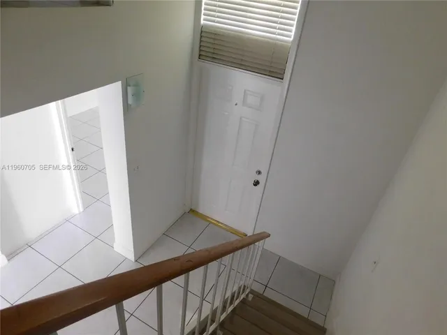 $2,700 | 14211 Southwest Kendale Lakes Circle, Unit 14211, Miami, FL 33183