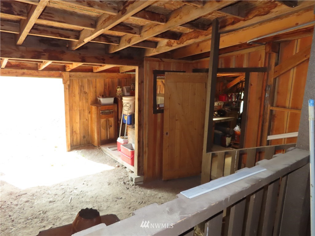 287 Mule Deer Road Republic, WA 99166 - Photo 11 of 25 a view of small space