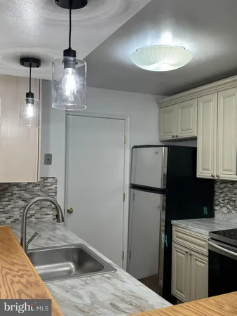 $2,400 | 13613 Sir Thomas Way, Unit 1A22, Silver Spring, MD 20904