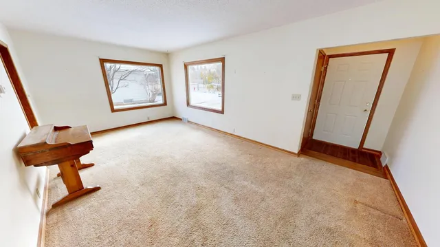 $220,000 | 1204 Willmar Avenue Southwest, Willmar, MN 56201