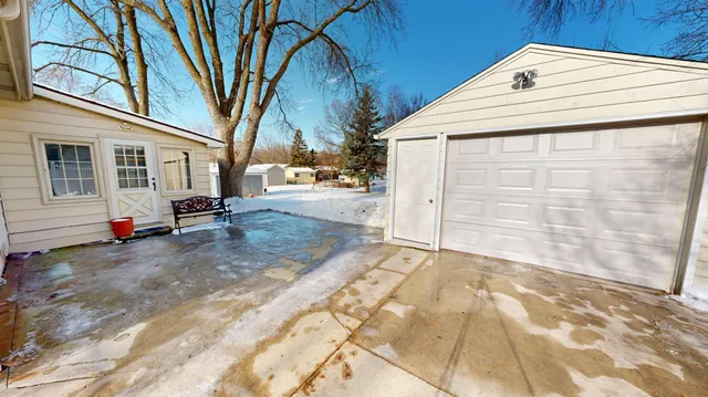$220,000 | 1204 Willmar Avenue Southwest, Willmar, MN 56201