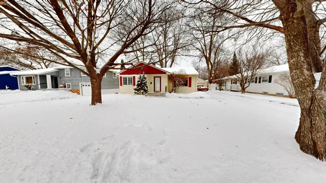 $220,000 | 1204 Willmar Avenue Southwest, Willmar, MN 56201