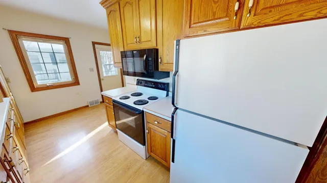 $220,000 | 1204 Willmar Avenue Southwest, Willmar, MN 56201