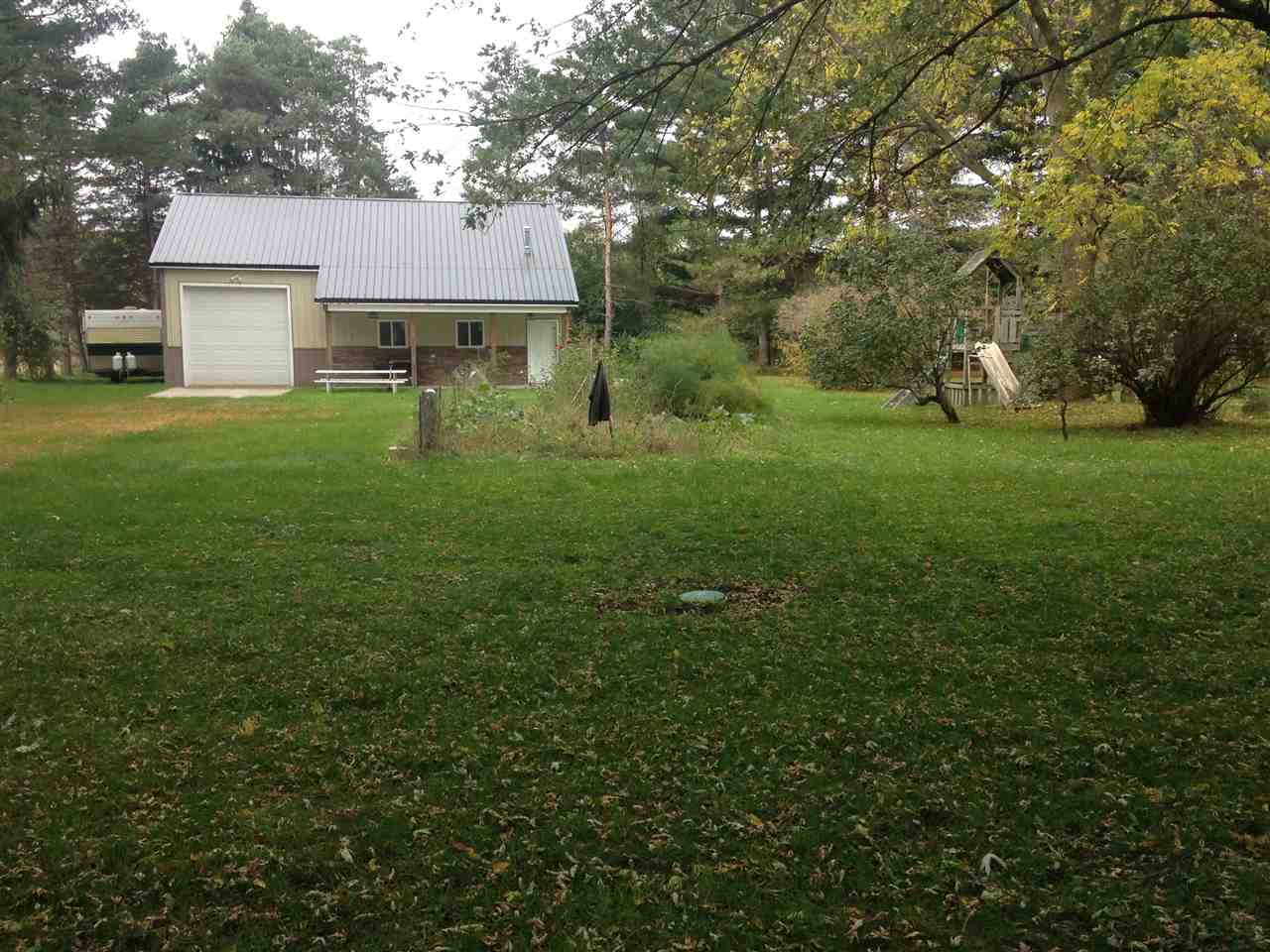 795 North Ferris Road Sumner, MI 48889 - Photo 4 of 42 1854205-3.JPG
