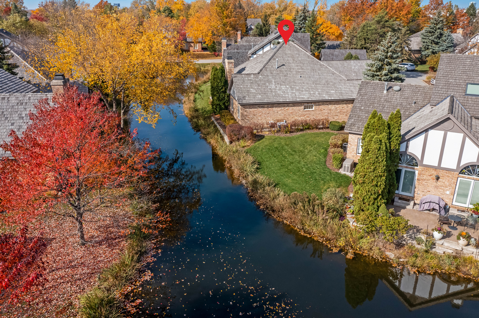 61 Berkshire Court Burr Ridge, IL 60527 - Photo 41 of 47 an aerial view of a house with a yard basket ball court and outdoor seating