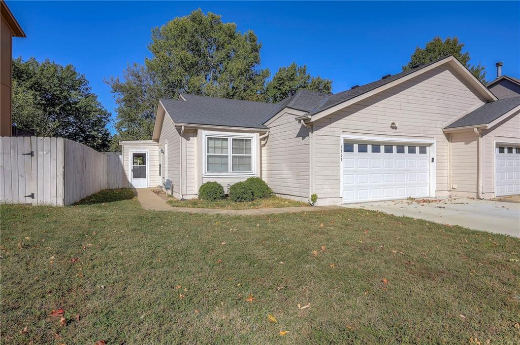 1313 North Ridge Parkway Olathe, KS 66061 - Photo 1 of 1