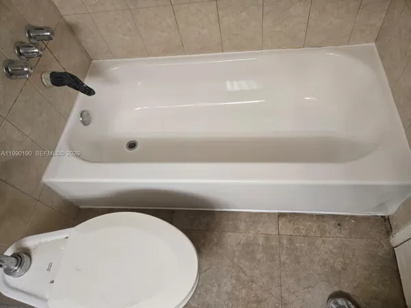 $1,200 | 26 Diplomat Parkway, Unit 2208, Hallandale Beach, FL 33009