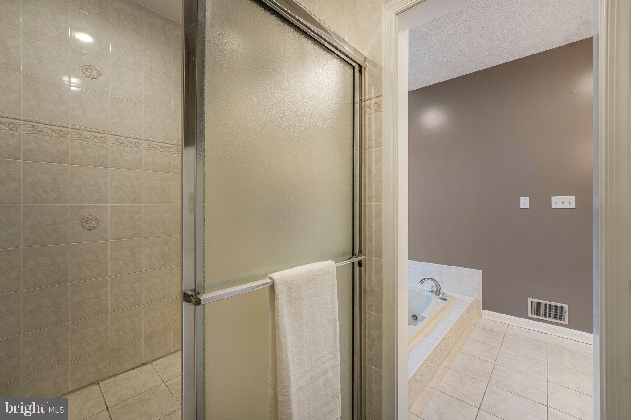 4210 Harvey Road Huntingtown, MD 20639 - Photo 36 of 89 Glass shower doors