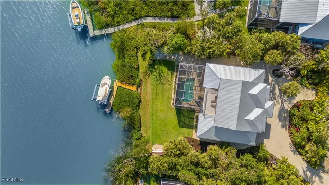 $2,195,000 | 2391 Shop Road, Sanibel, FL 33957