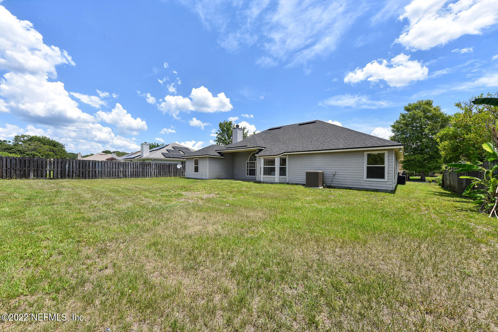 470 Federal Hill Road Orange Park, FL 32073 - Photo 7 of 26 a front view of a house with garden