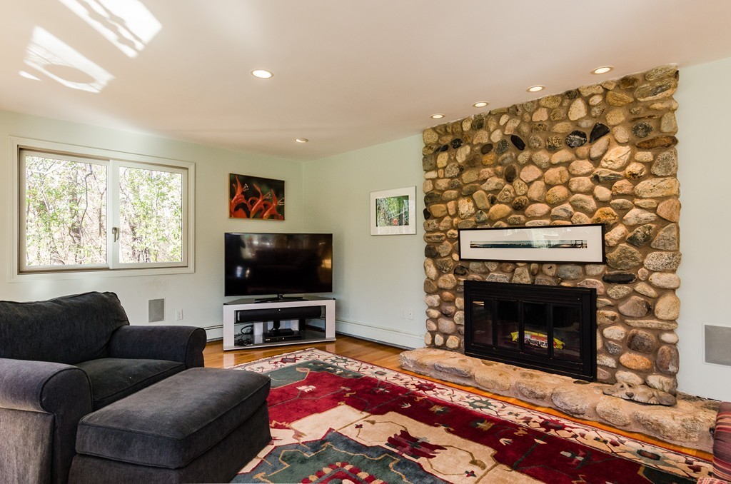 229 Worthen Road East Lexington, MA 02421 - Photo 8 of 26