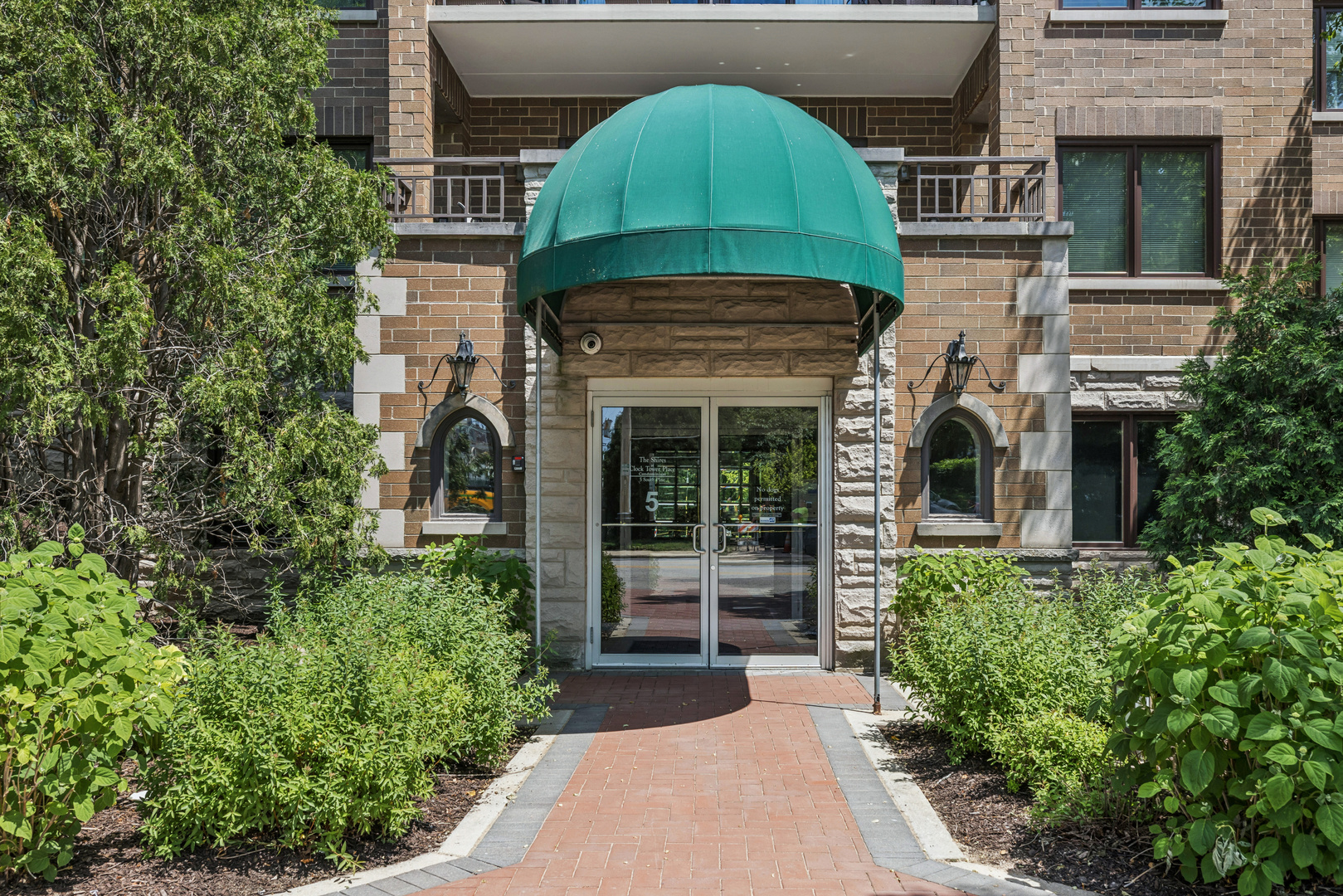 5 South Pine Street, Unit 405B Mount Prospect, IL 60056 - Photo 2 of 20