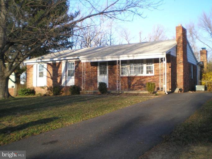 122 Brent Road Arnold, MD 21012 - Photo 1 of 13 Exterior (Main)