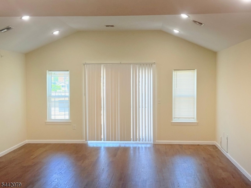 127 Jaques Street Elizabeth, NJ 07201 - Photo 13 of 27