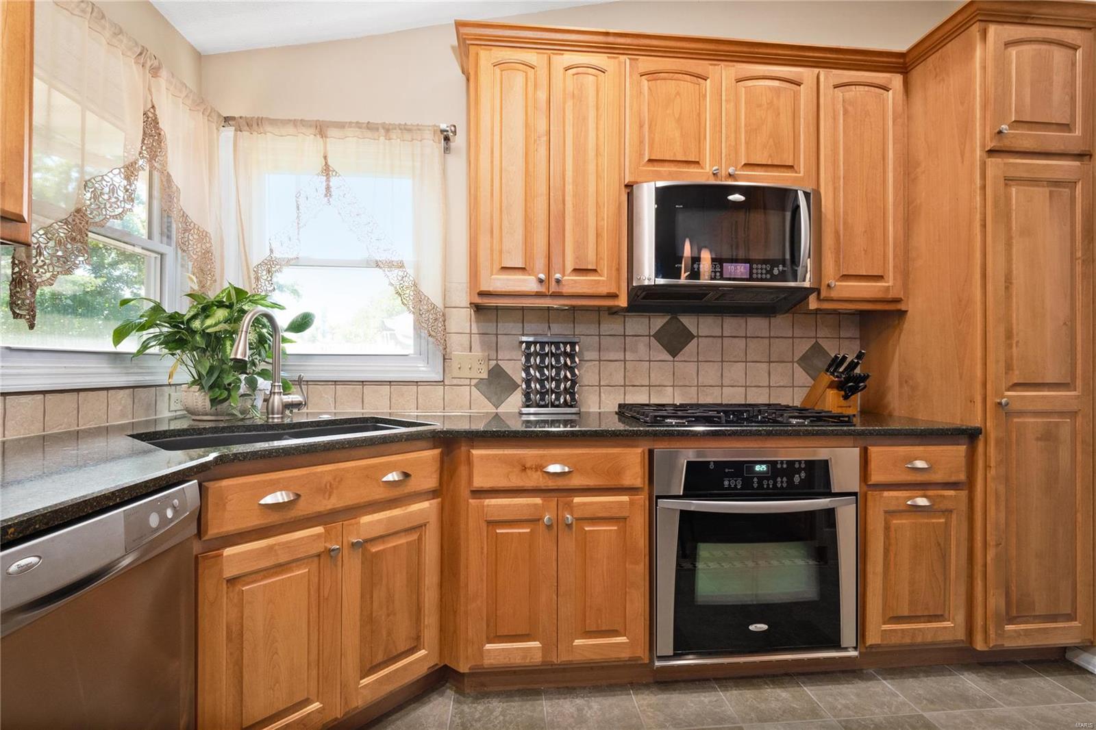 1258 Weatherton Place Ballwin, MO 63021 - Photo 12 of 32 Gallery Image 12