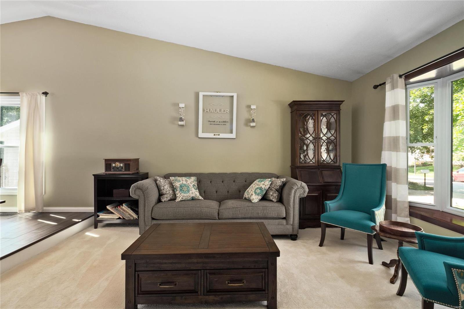 1258 Weatherton Place Ballwin, MO 63021 - Photo 3 of 32 Gallery Image 3