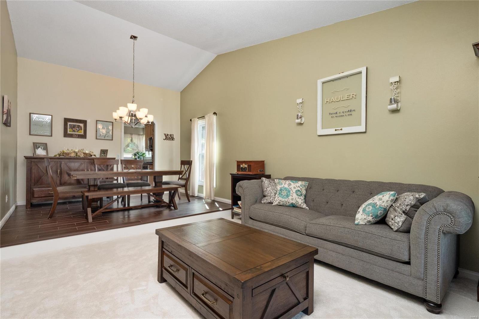 1258 Weatherton Place Ballwin, MO 63021 - Photo 4 of 32 Gallery Image 4