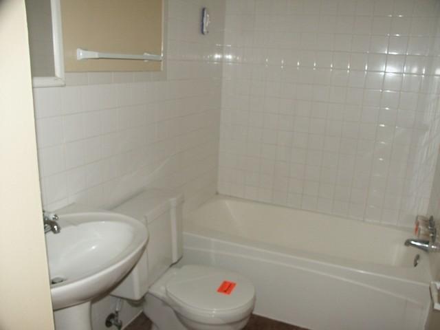 4597 Stonehedge Road Columbus, OH 43231 - Photo 7 of 10 Gallery Image 7