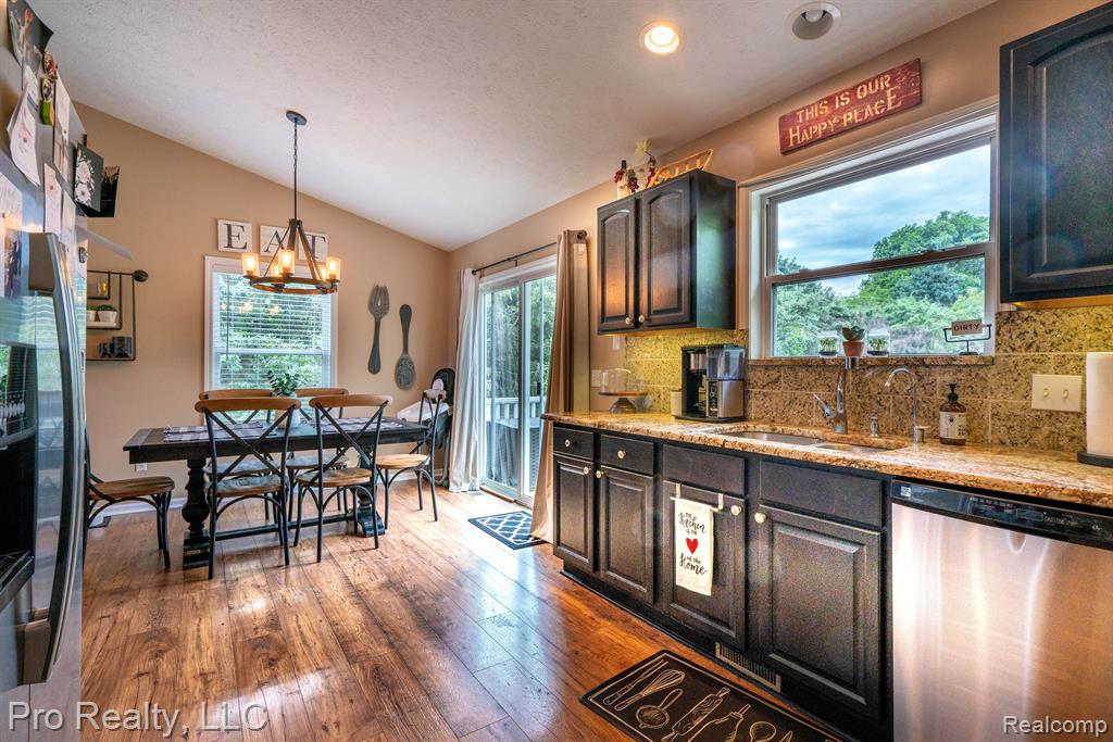 5225 Curdy Road Howell, MI 48855 - Photo 4 of 25