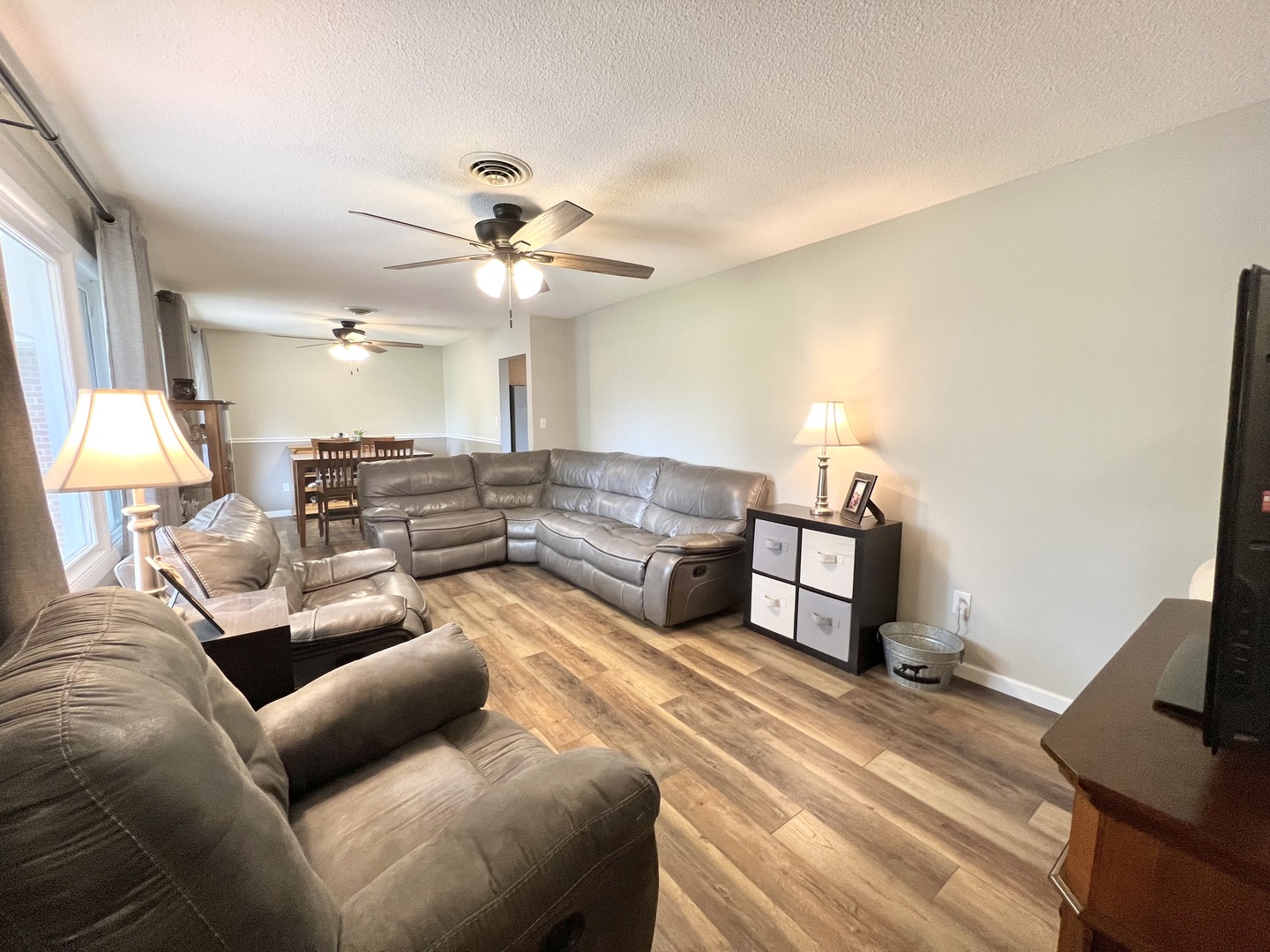 1962 Cr 3000 Rantoul Il 61866 Rantoul, IL 61866 - Photo 6 of 27 a living room with furniture and a flat screen tv