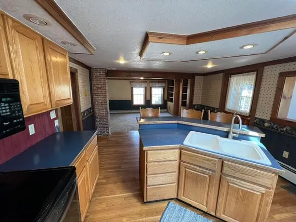 $325,000 | 1071 Clinton Avenue, Benton, ME 04901