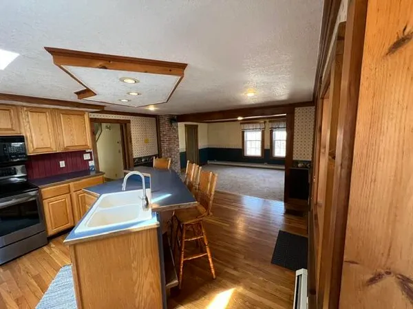 $325,000 | 1071 Clinton Avenue, Benton, ME 04901