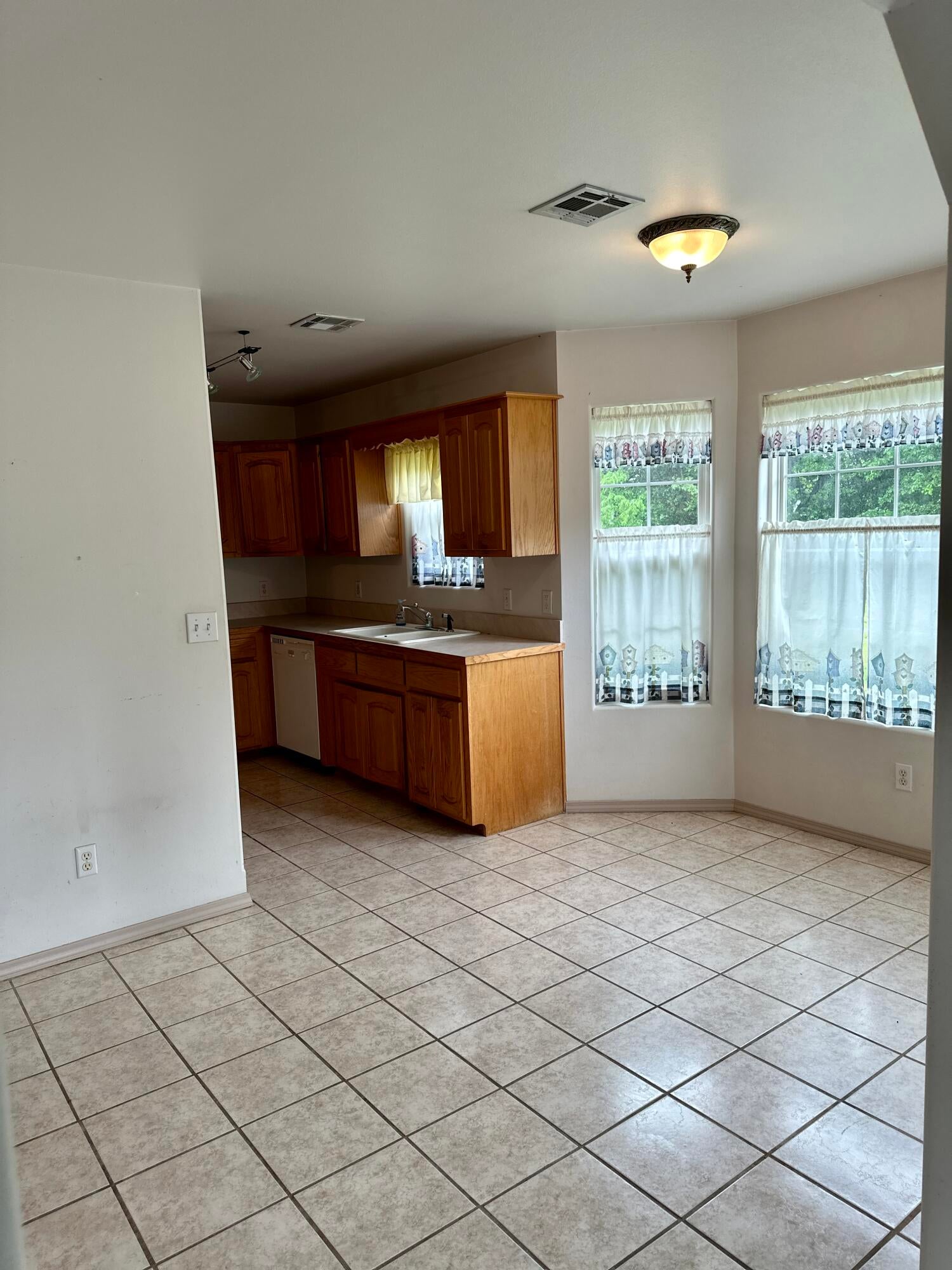 1639 Robin Road Jay, OK 74346 - Photo 11 of 31 Gallery Image 11