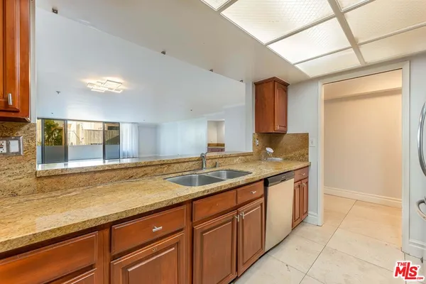 $6,500 | 10660 Wilshire Boulevard, Unit 309, Los Angeles, CA 90024