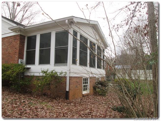 5844 Gate Post Road Charlotte, NC 28211 - Photo 3 of 24 Gallery Image 3