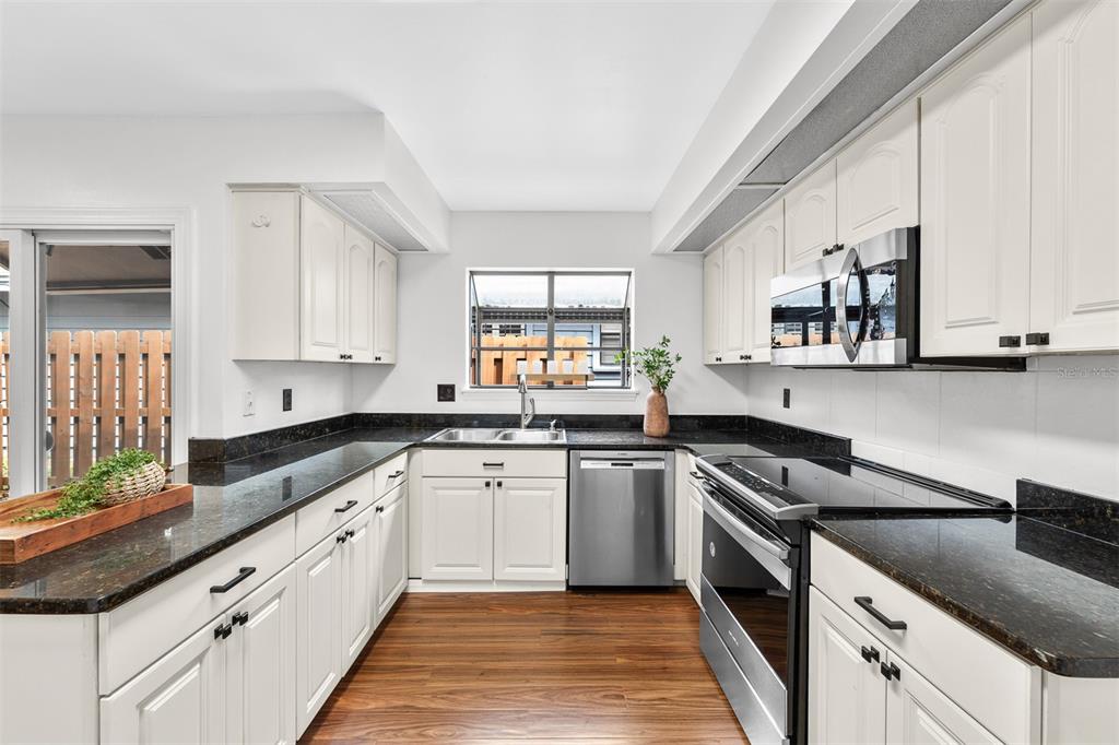 224 Springside Road Longwood, FL 32779 - Photo 3 of 52