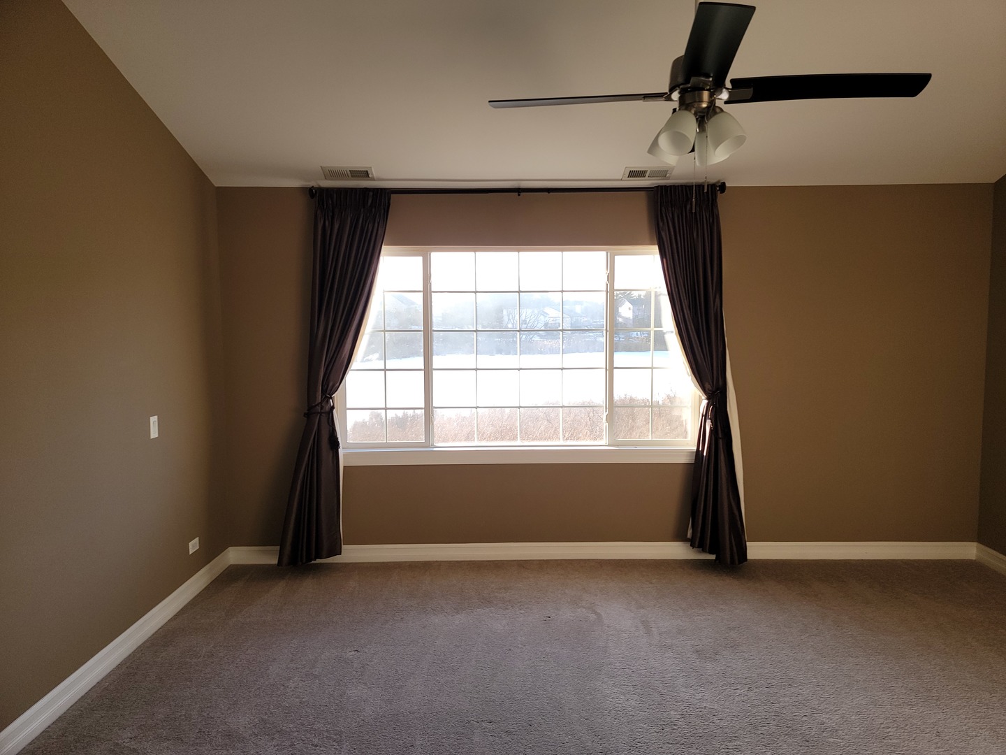 904 Deer Path Drive Antioch, IL 60002 - Photo 32 of 42 an empty room with a window