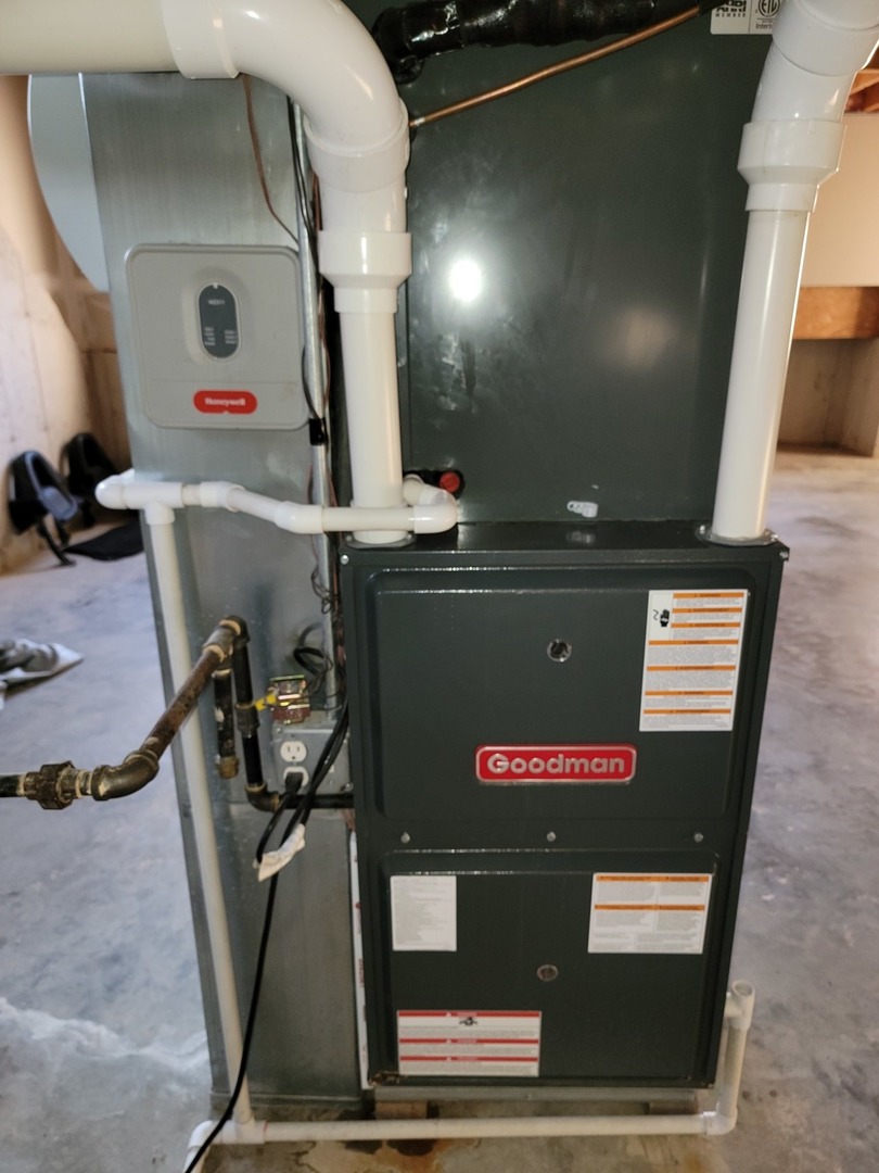 904 Deer Path Drive Antioch, IL 60002 - Photo 42 of 42 a view of a room with gym equipment